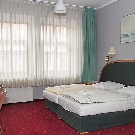 호텔 Karkonosze 2*