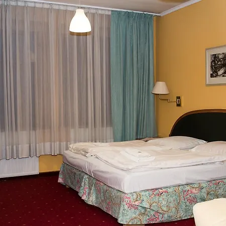 Szálloda Karkonosze Kamienna Gora