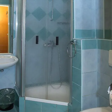 Hotell Karkonosze 2*